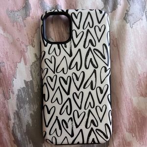 Casely iPhone 11 Black & White Heart Case